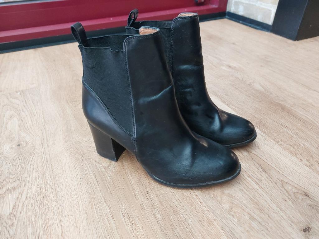 zwart enkellaarsje met hak in maat 39, H&M, Zwart, Lage of Enkellaarzen, Ophalen of Verzenden