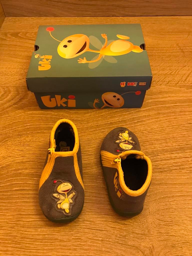 Pantoffels Uki maat 19, Enlèvement ou Envoi, Utilisé, Pantoufles