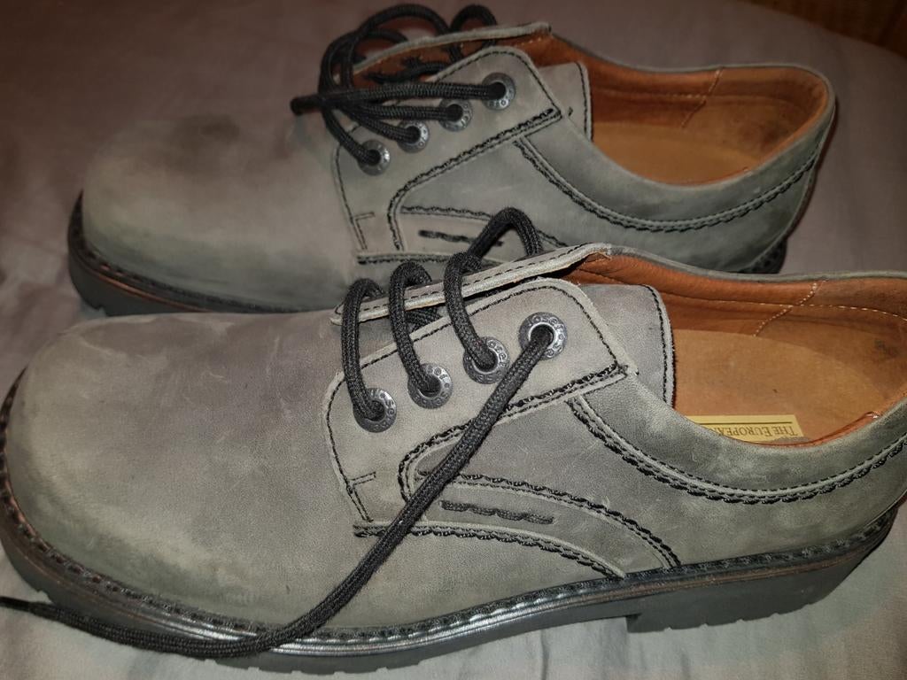 Splinternieuwe stevige  dchoenen maat 42, Kleding | Heren, Schoenen, Ophalen of Verzenden, Zo goed als nieuw