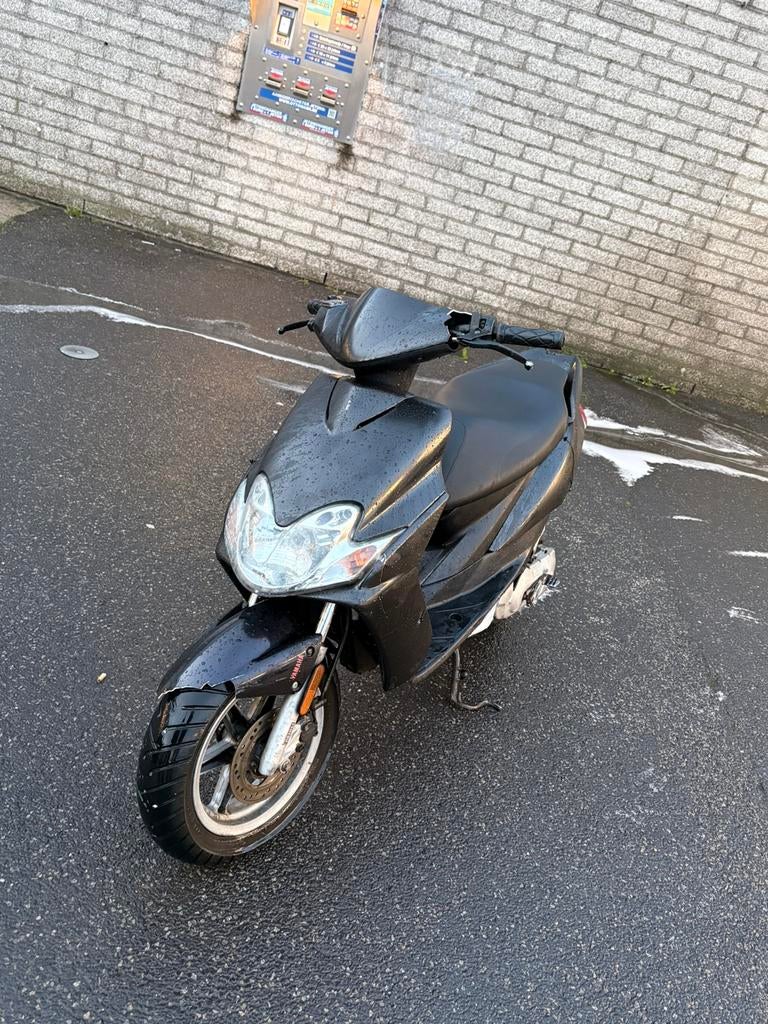 Yamaha jog r, Fietsen en Brommers, Scooters | Yamaha, Zo goed als nieuw, Ophalen of Verzenden