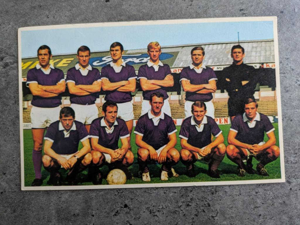 POSTKAART VOETBAL BEERSCHOT TEAM EIND JAREN 60, Verzenden