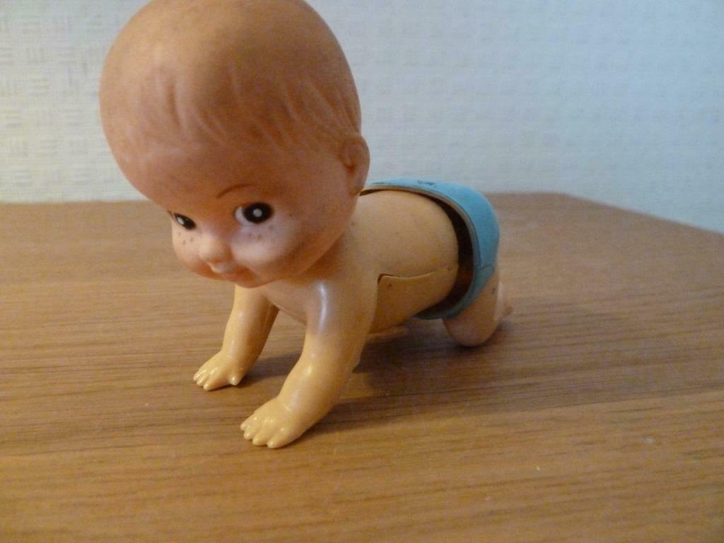 Vintage New Ray **   kruipende baby, Verzamelen, Ophalen of Verzenden, Gebruikt, Babypop