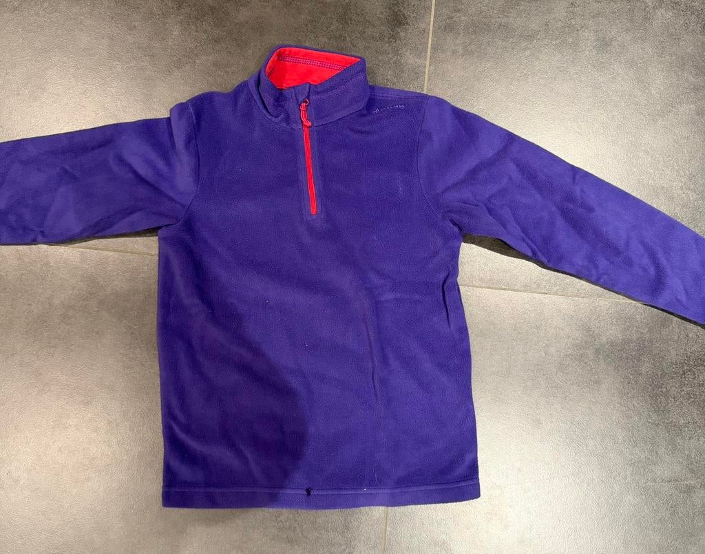 Polaire violette, marque Quechua, taille 125-132, Enlèvement ou Envoi, Comme neuf, Fille, Pull ou Veste