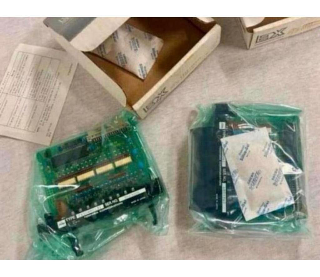 TOSHIBA EX10-MD131 PLC Moduul module + EX10-MR061 240 vac, Hobby en Vrije tijd, Ophalen of Verzenden, Nieuw