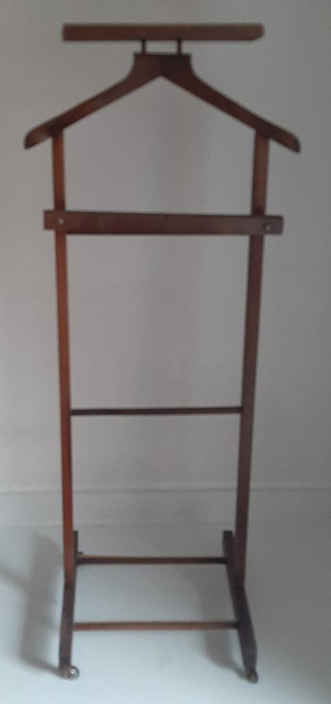 Valet en bois, Vêtements | Femmes, Portants à vêtements, Enlèvement, Avec roues, Utilisé