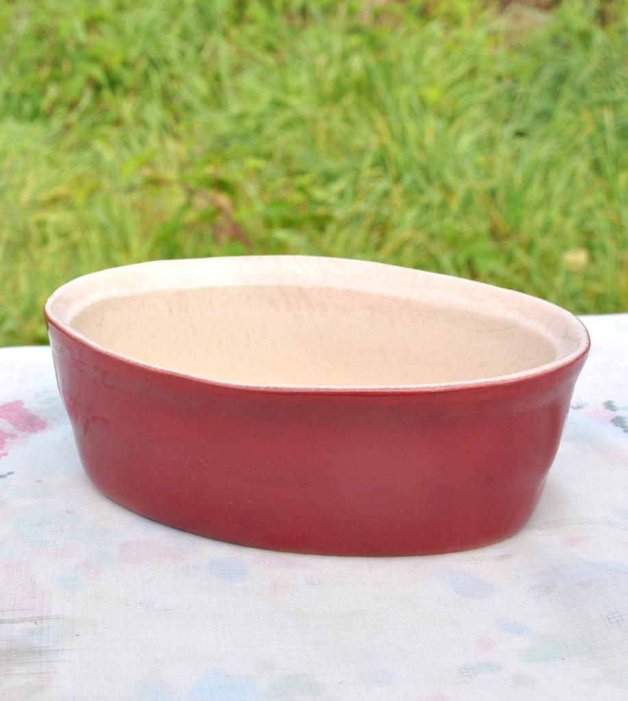 plat gratin terrine ovale bordeau blanc 19x12x7 cm, Maison & Meubles, Enlèvement ou Envoi, Utilisé, Céramique, Autres types