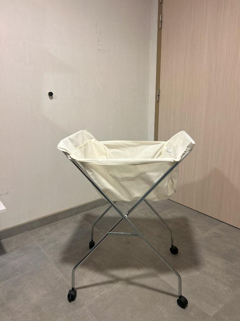 Wasmand op wieltjes, Ophalen