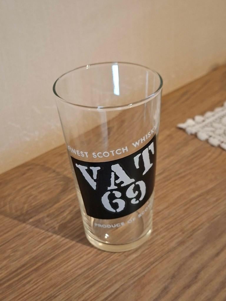 Vintage drinkglas / Vat 69, Enlèvement ou Envoi, Comme neuf, Verres et Verres à shot