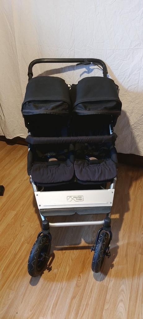 Mountain buggy duet v3 zgan, Enfants & Bébés, Buggys, Comme neuf, Protection de pluie, Enlèvement