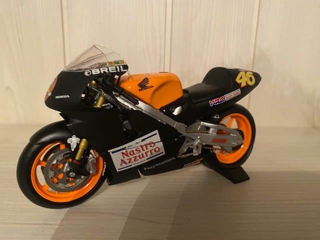 Valentino Rossi 1/12 Minichamps Honda Testbike, Enlèvement ou Envoi, Comme neuf, 1:9 à 1:12, Moteur