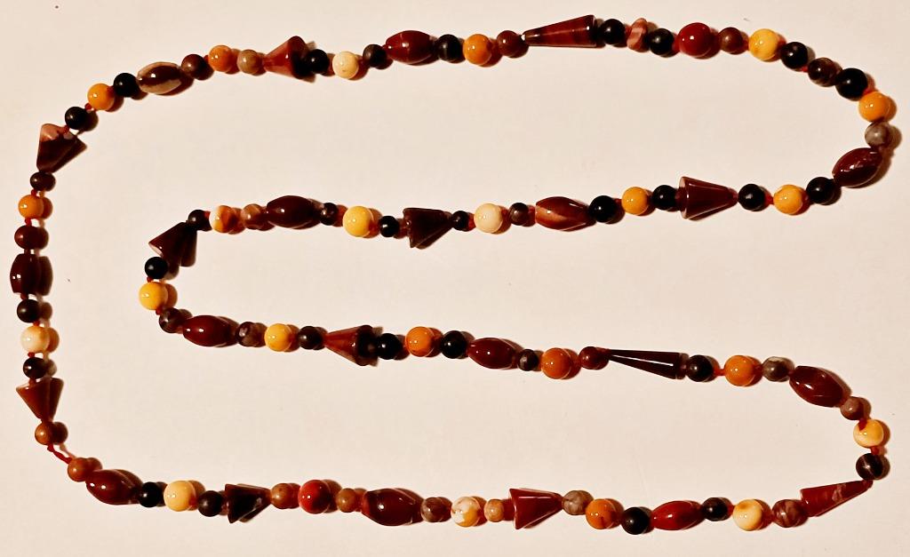 Collier artisanal agate + jaspe foncé + onyx noir 90 cm NEUF, Handtassen en Accessoires, Kettingen, Ophalen of Verzenden, Nieuw