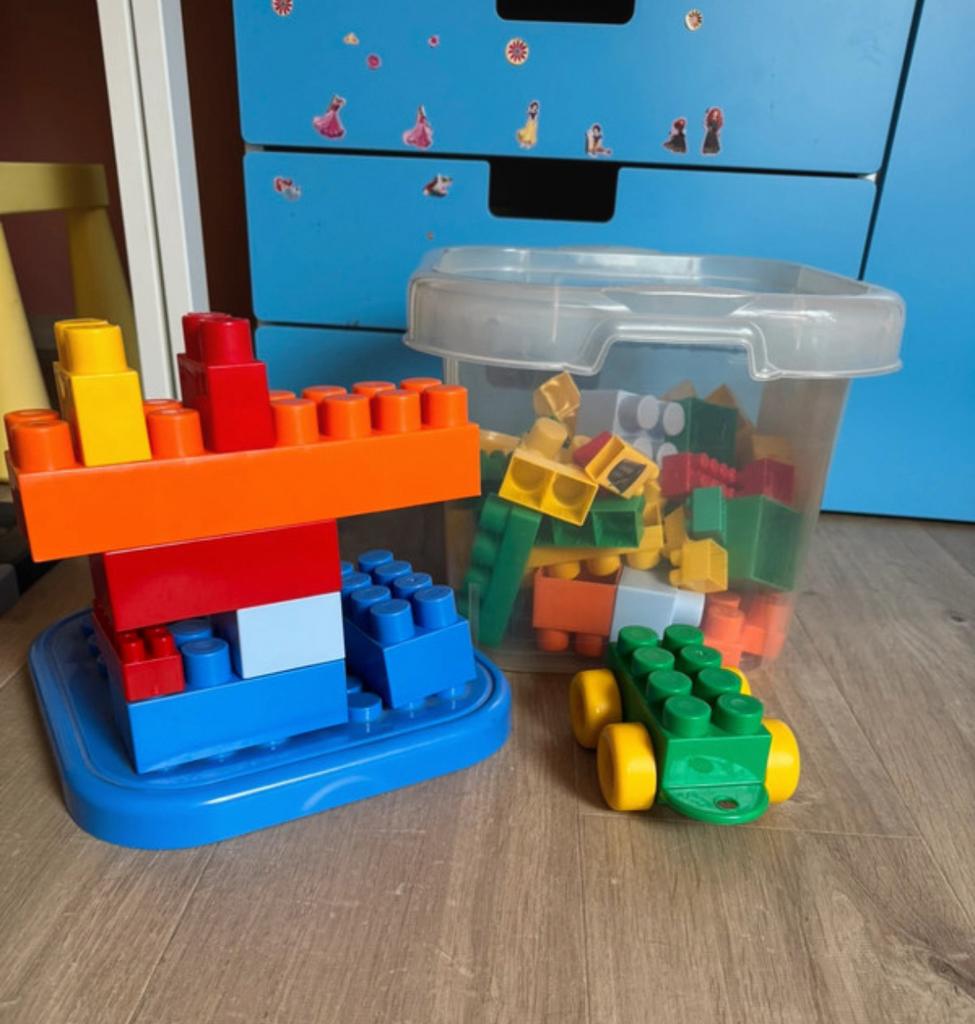 Blocs en briques dans une boîte - 60 pièces, Enfants & Bébés, Jouets | Blocs de construction, Enlèvement, Utilisé, Abrick