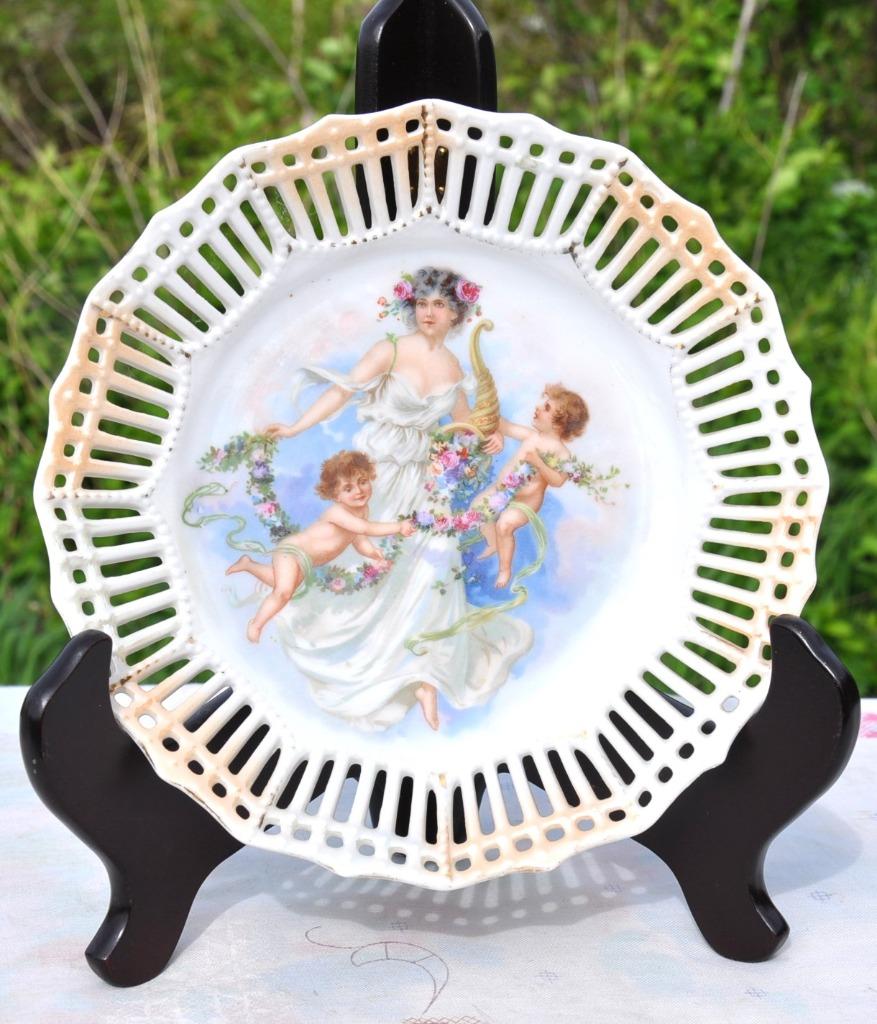 assiette porcelaine ajourée  nymphe robe blanche et ange, Antiquités & Art, Enlèvement ou Envoi