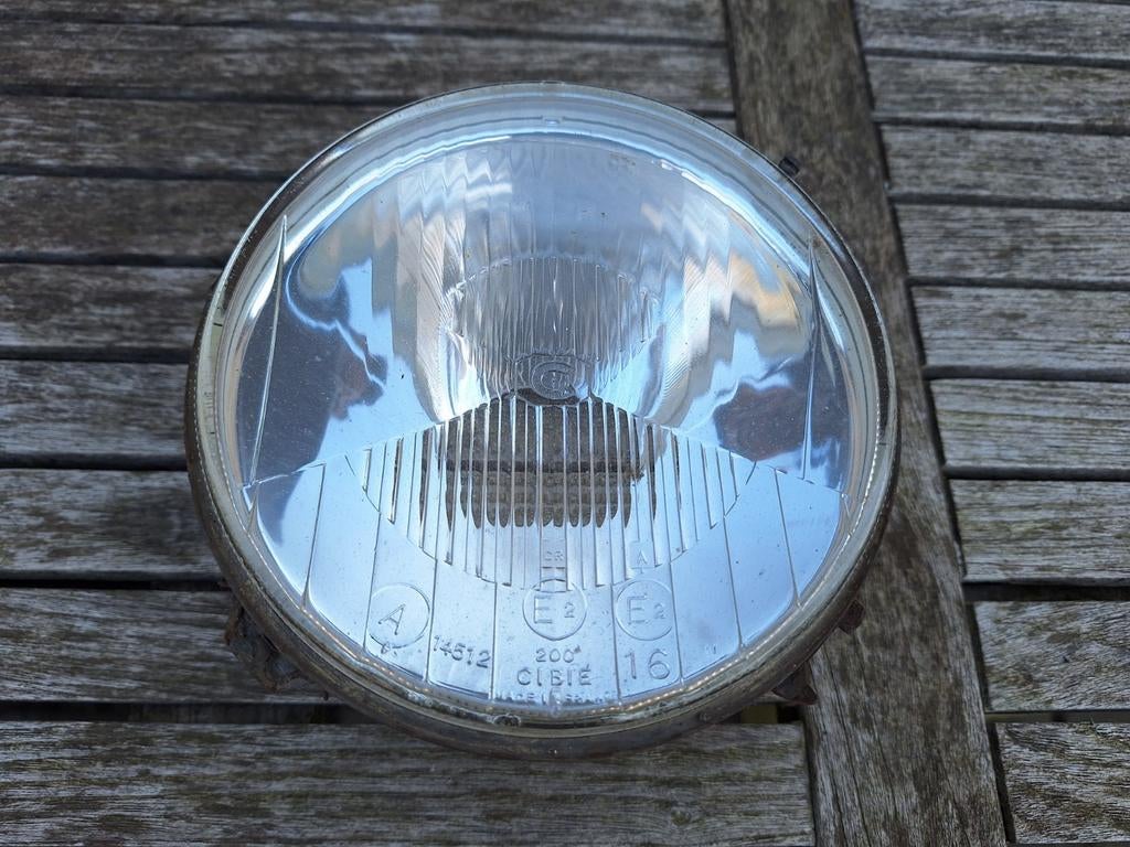 Renault Dauphine/ 4L  1 phare d origine