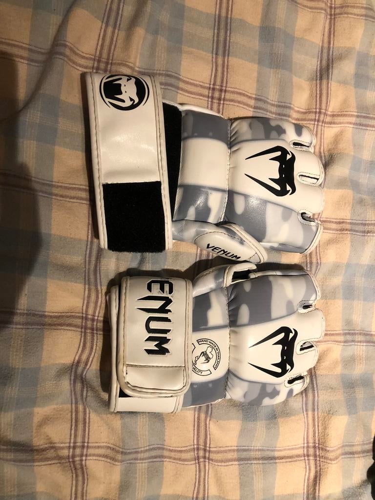 Venum MMA handschoenen, Sport en Fitness, Ophalen, Gebruikt