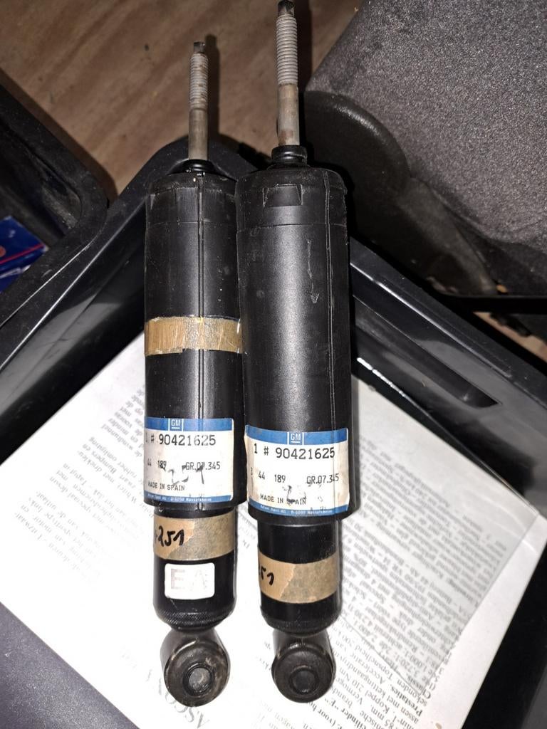 Set voorste schokdempers Manta B GSI, Ophalen of Verzenden, Nieuw, Opel