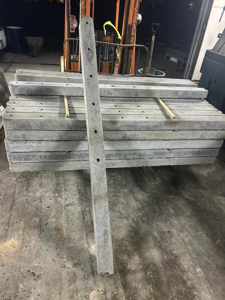 Betonnen weidepaal 200cm, Dieren en Toebehoren