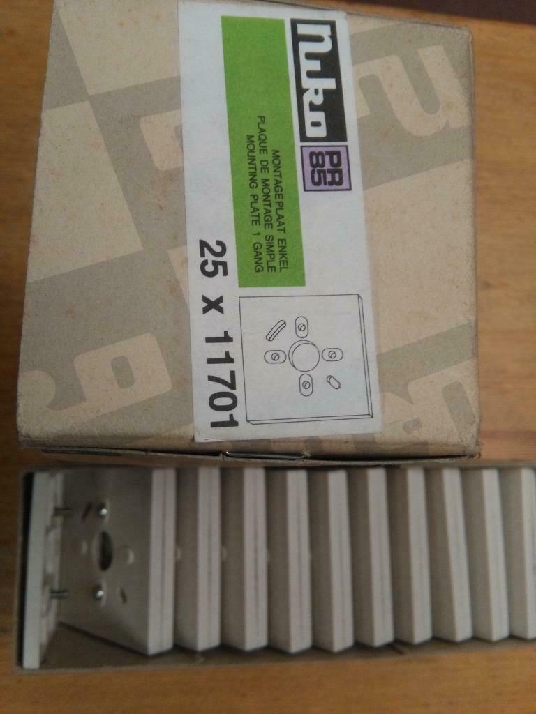 Nico 11701 + enkelpolige Nico opbouw schakelaar, Doe-het-zelf en Bouw, Elektriciteit en Kabels, Ophalen of Verzenden, Nieuw, Schakelaar