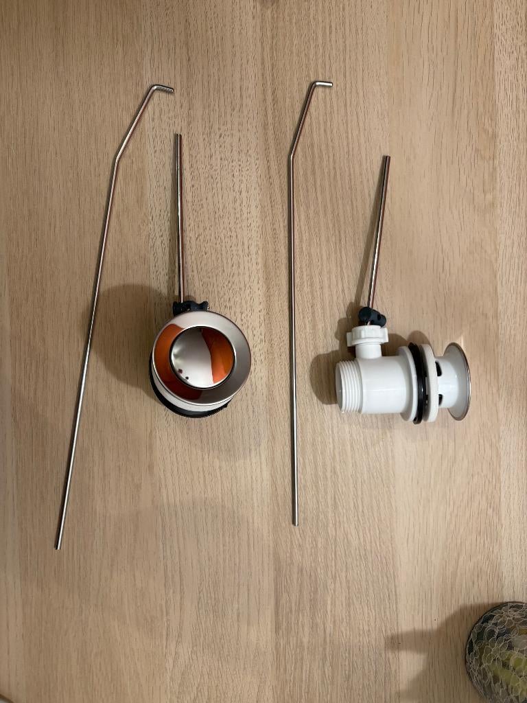 2 Tirettes et garnitures de vidage, Enlèvement ou Envoi, Neuf, Chrome, Lavabo
