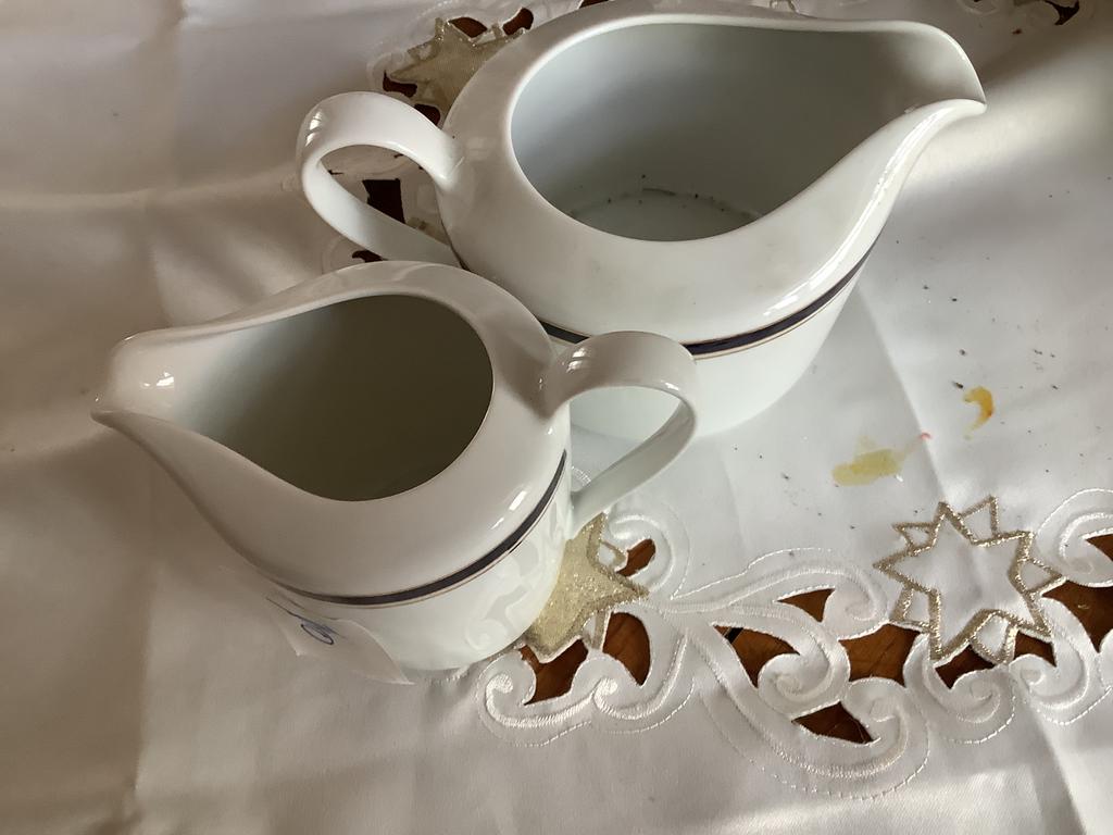 Faience et bonbonnière, Enlèvement