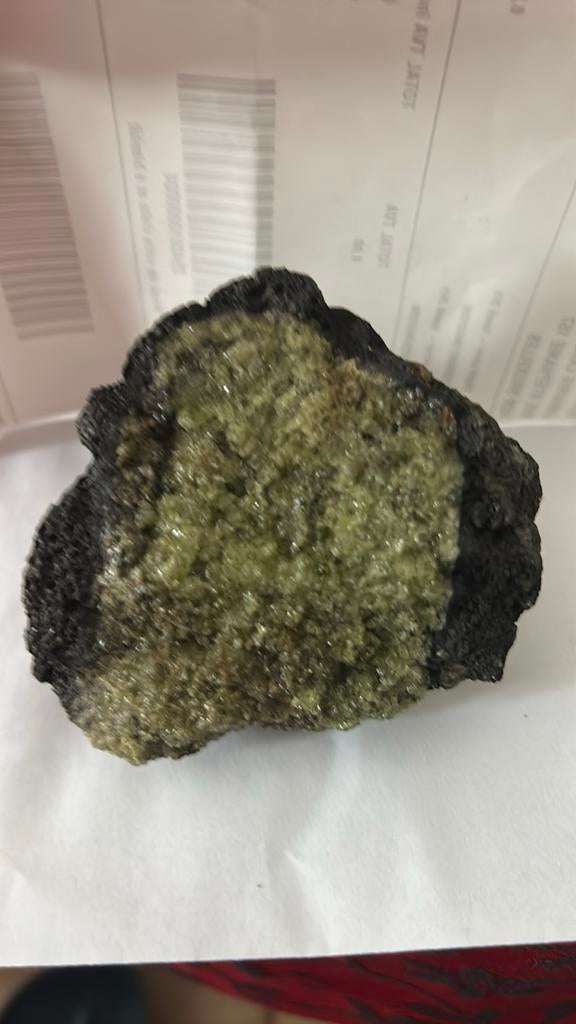 Pierre d’olivine, Enlèvement ou Envoi, Minéral
