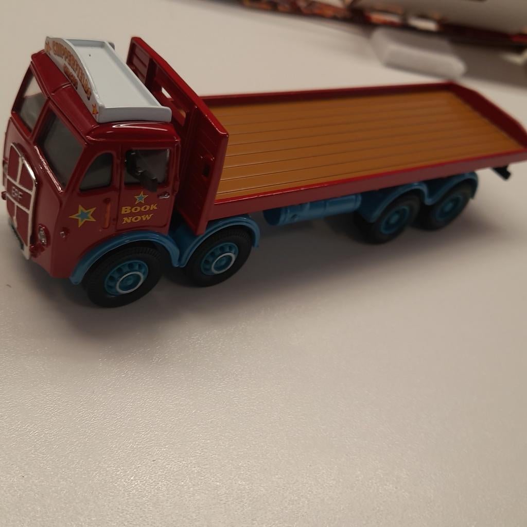 CORGI CLASSICS*CHIPPERFIELDS CIRCUS*ERF*MIB, Hobby & Loisirs créatifs, Voitures miniatures | 1:50, Neuf, Bus ou Camion, Corgi