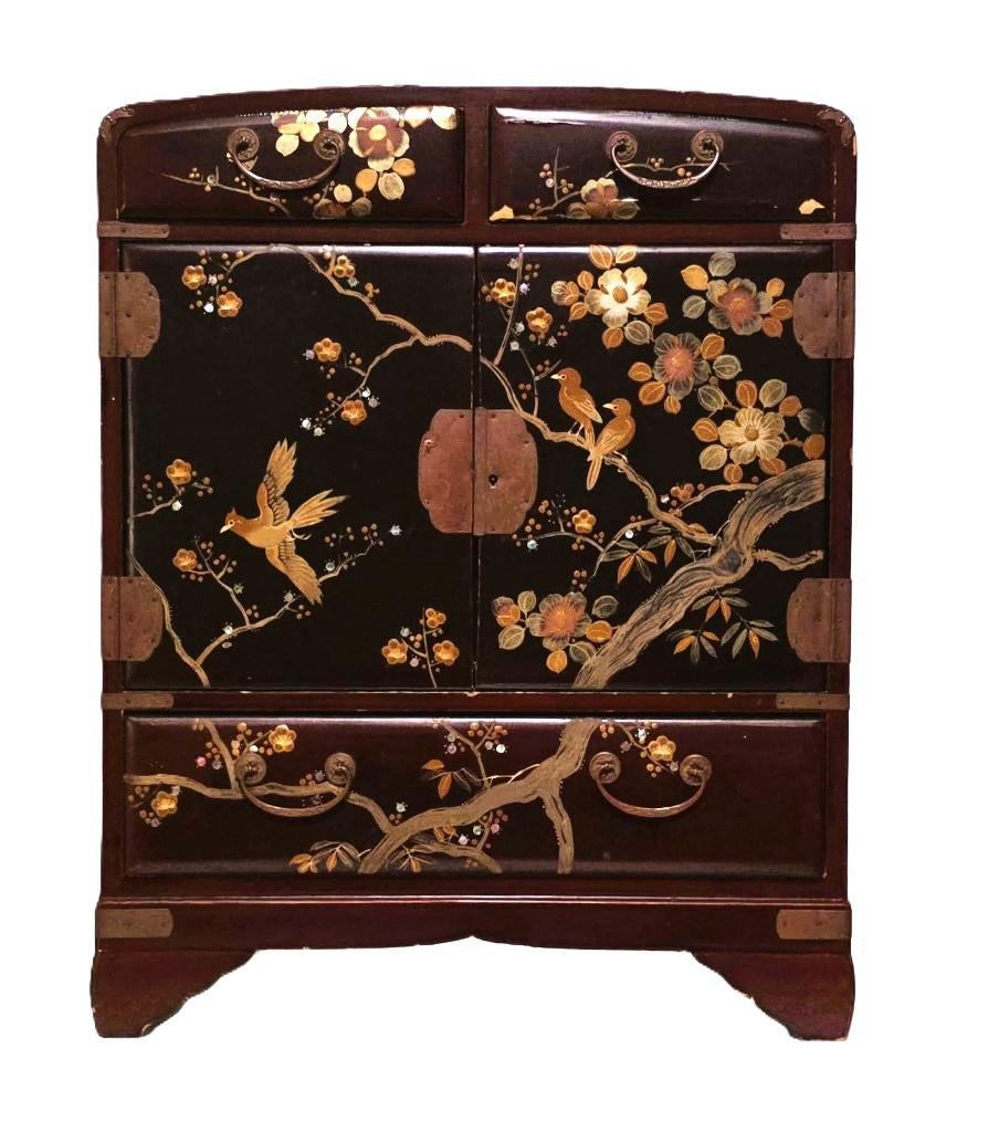 Groot Japans kabinet, lakwerk met parelmoer., Antiek en Kunst, Antiek | Meubels | Kasten, Ophalen of Verzenden