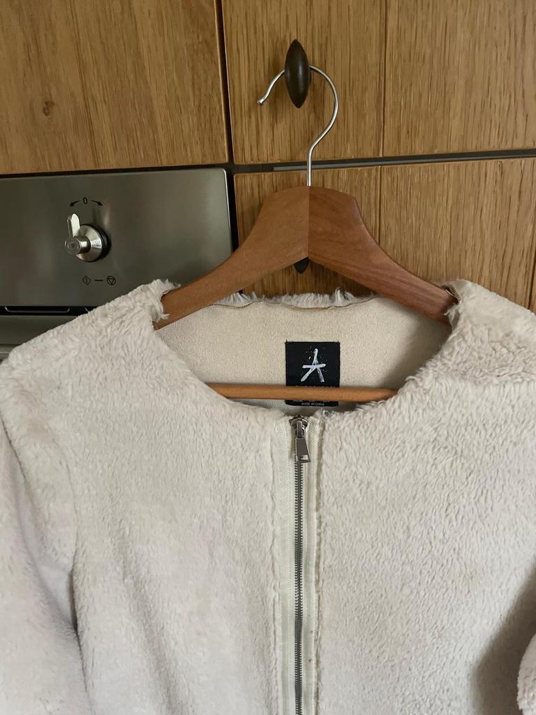 Fluffy jasje, Ophalen, Zo goed als nieuw, Beige