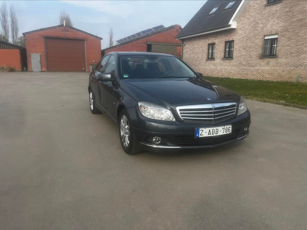 MERCEDES C180KOMPRESOR BENZINE AVANT-GARDE AUTOMATIK BY 2010, Auto's, Mercedes-Benz, Automaat, Zwart, Bedrijf, Berline