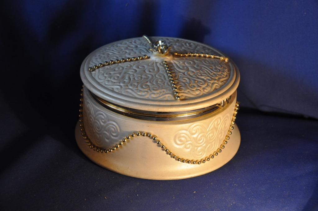boite a bijoux faience chemin de perle, Antiquités & Art, Enlèvement ou Envoi