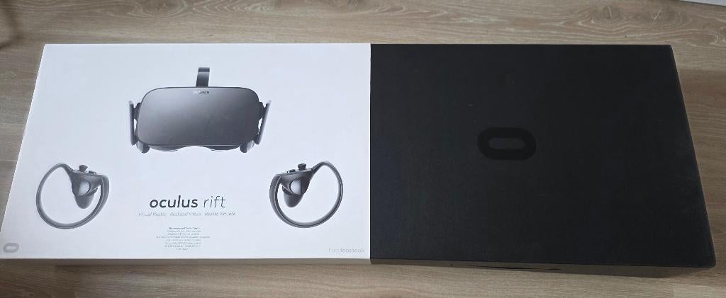 Oculus Rift CV1 met 2 hand remotes en 2 sensoren, Games en Spelcomputers, Virtual Reality, Ophalen of Verzenden, Gebruikt, VR-bril
