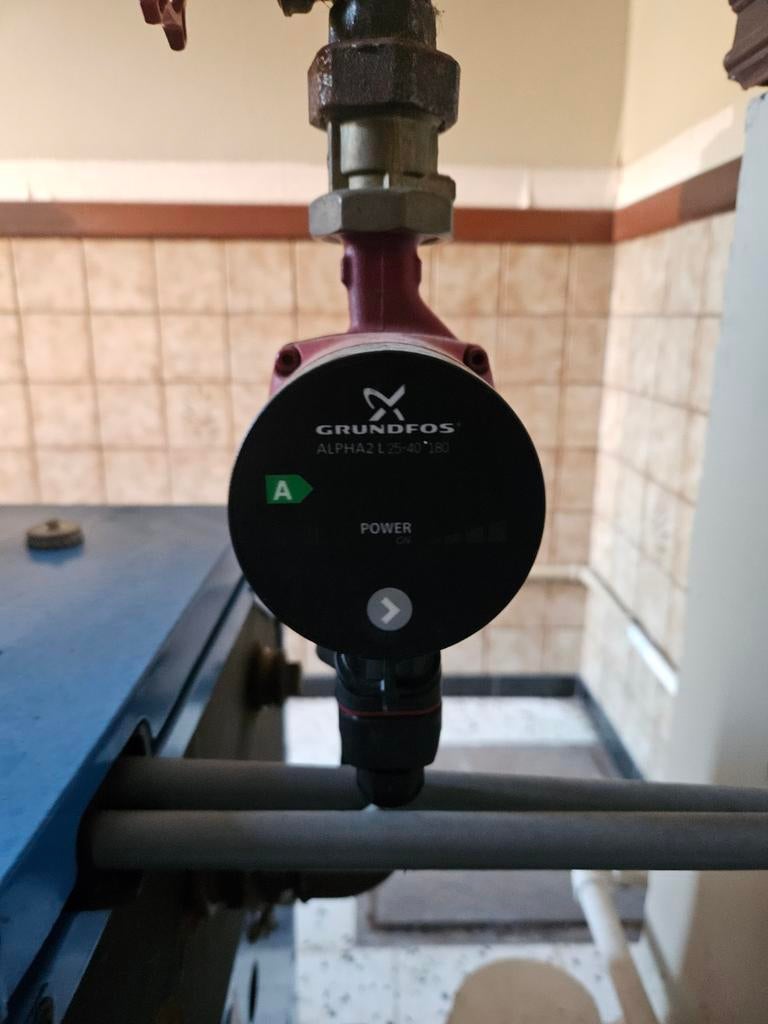 Grundfos Alpha 2 pomp, Doe-het-zelf en Bouw, Ophalen