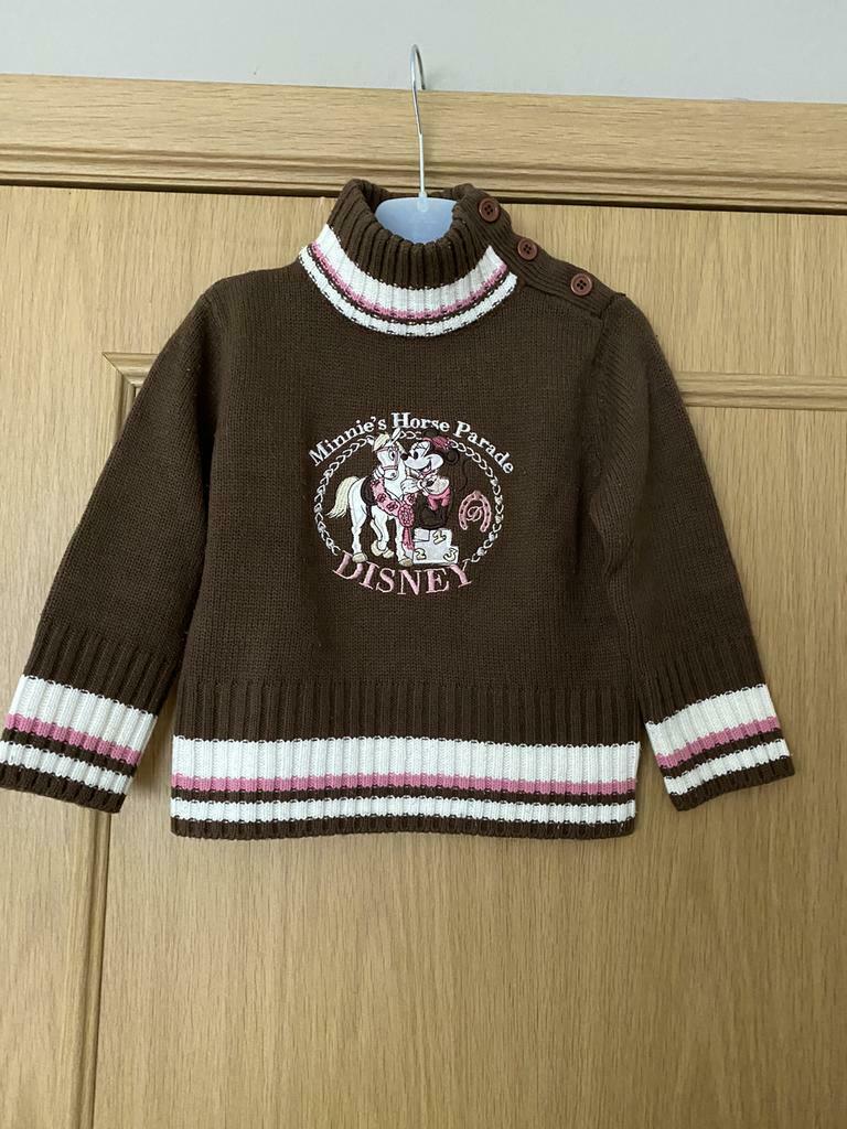 Pull marron avec Minnie Mousse dessus - Taille 110, C&A, Enlèvement ou Envoi, Pull ou Veste, Comme neuf