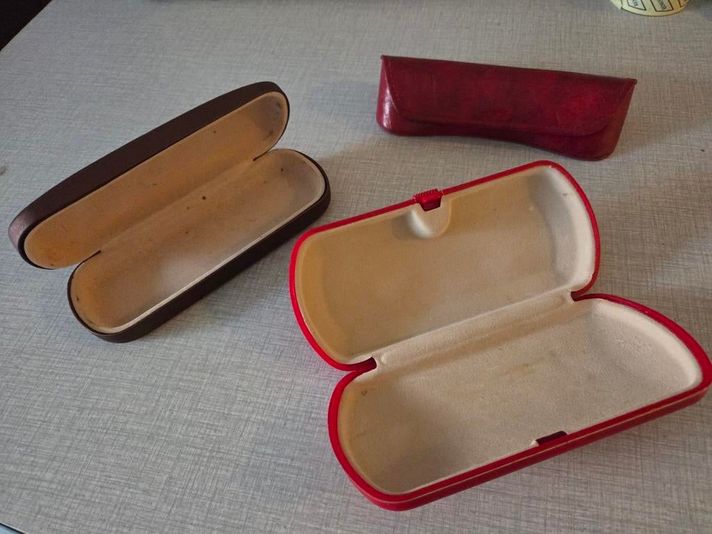 3 x boîte/étui à lunettes., Enlèvement ou Envoi, Comme neuf, Rouge