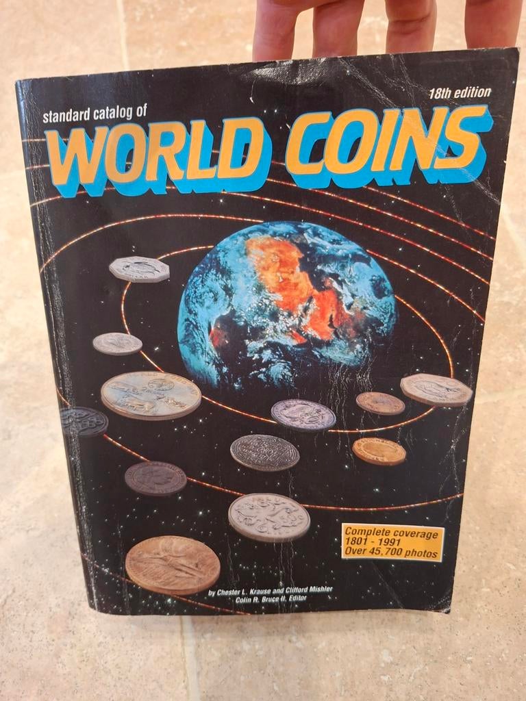 Catalogue/ livre numismatique World coins 18ème édition, Enlèvement ou Envoi