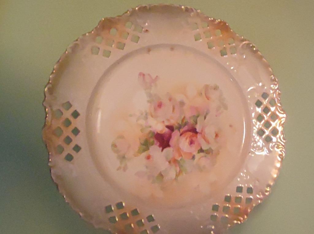 Ancien grand plat à tarte sur pied, Enlèvement
