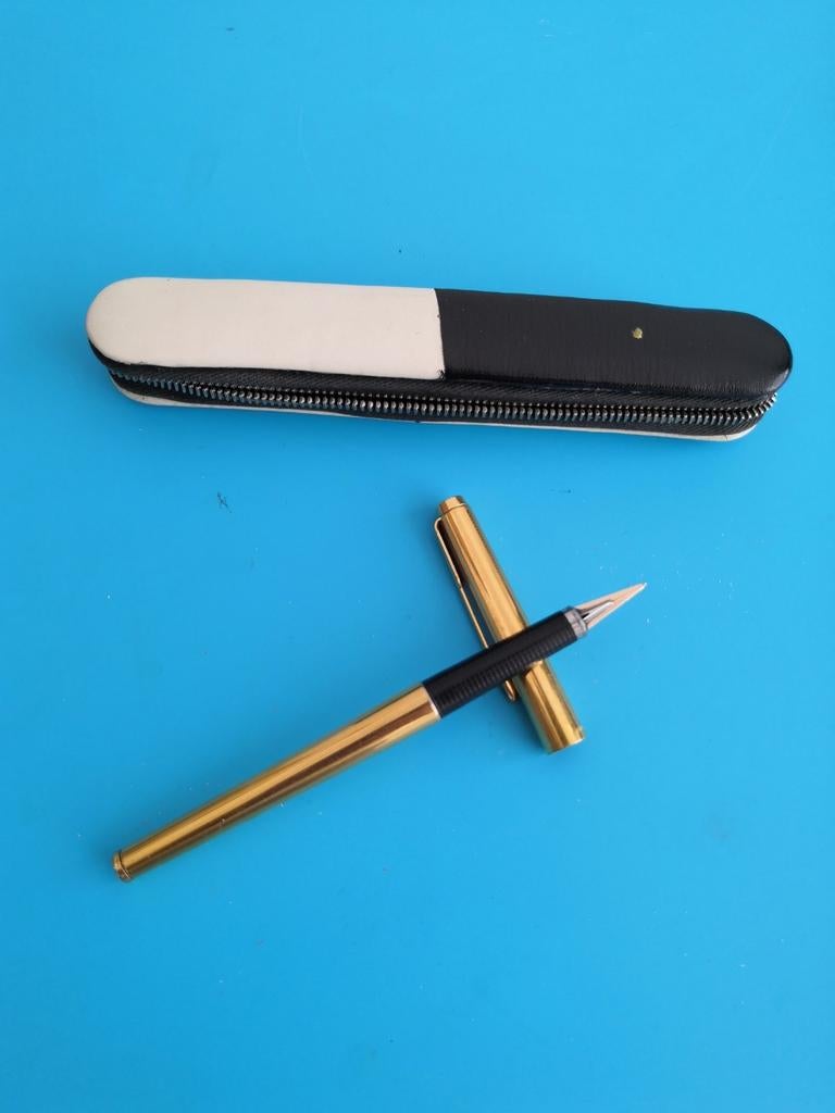Stylo plume PARKER plaque d'or 18k, Enlèvement ou Envoi, Comme neuf