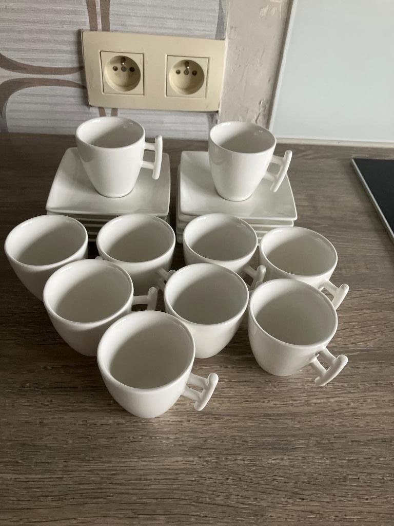 10 espresso tassen met schoteltje, Huis en Inrichting, Ophalen