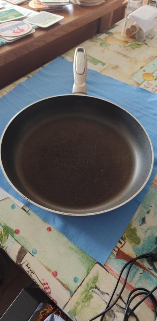 pan Tefal diam 29 cm Armatal made in France, Ophalen of Verzenden, Gebruikt, Aluminium, Koekenpan of Braadpan