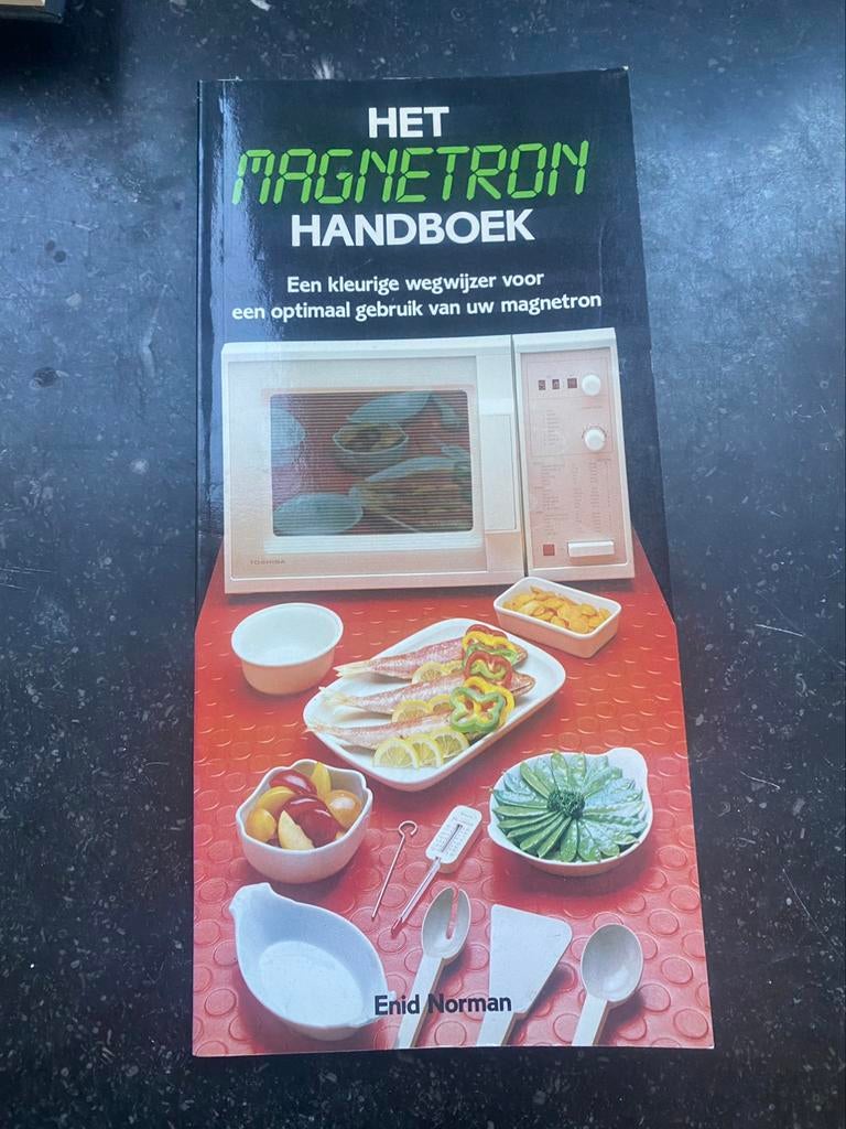Microgolf boeken 2 eur vr beide, Boeken, Ophalen of Verzenden, Gelezen