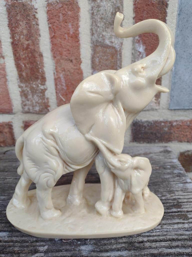 olifant met kalfje, Antiek en Kunst, Kunst | Beelden en Houtsnijwerken, Ophalen of Verzenden