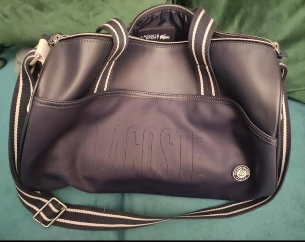 Sac sport Lacoste Femme ou Homme, Neuf, Autres marques, Cuir, Enlèvement