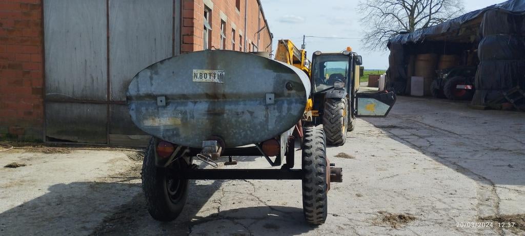 tonneau a eau 2000l et remorques a bois, Ophalen of Verzenden