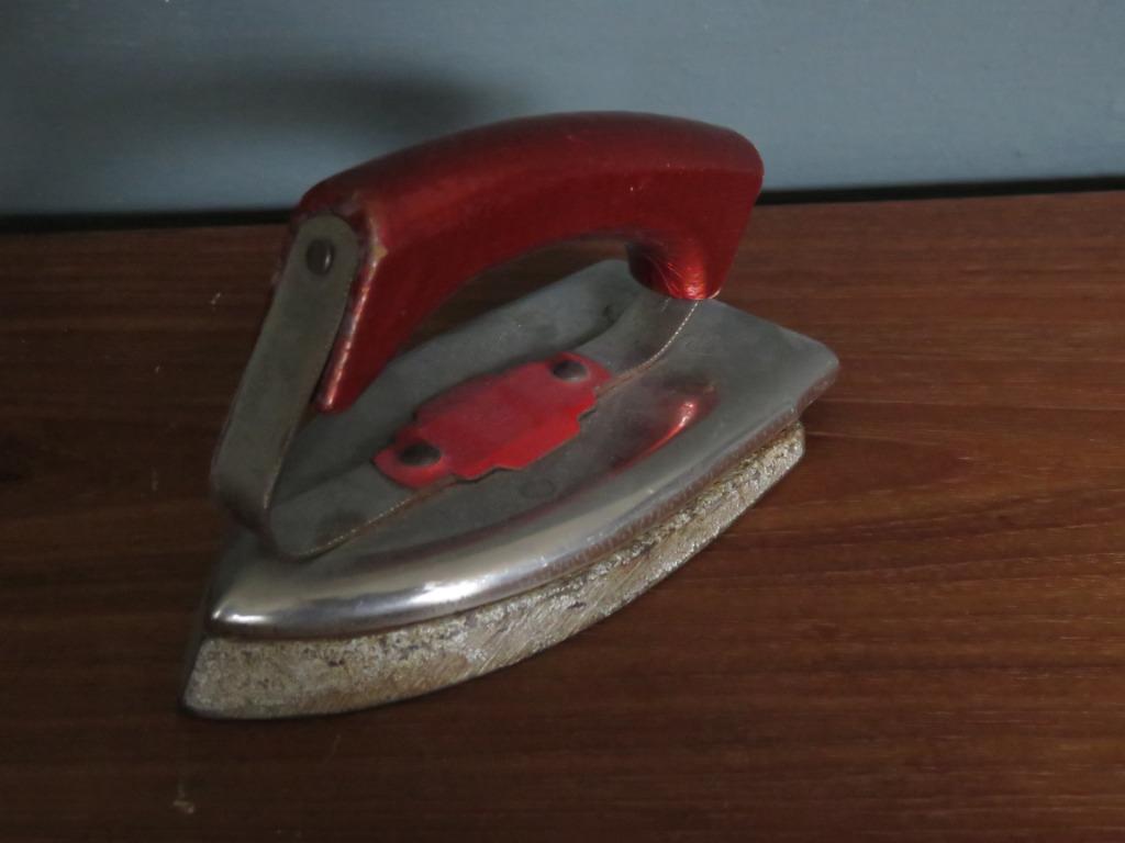Vintage speelgoedstrijkijzer Rauco, Enlèvement ou Envoi