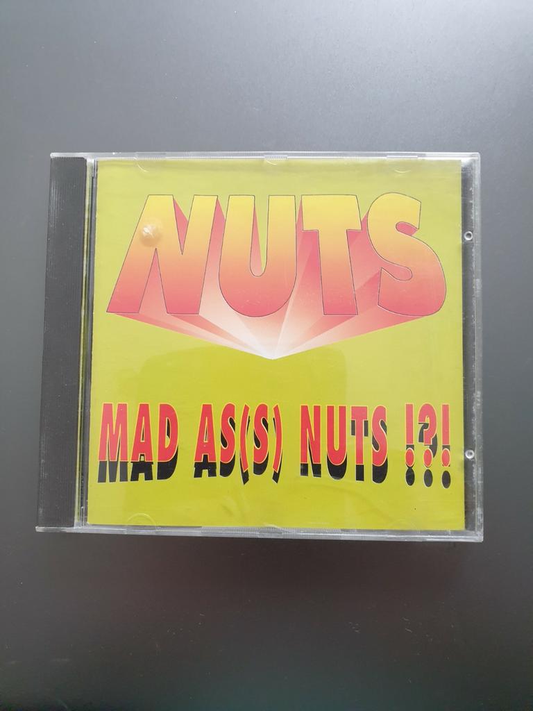Des noisettes, Enlèvement ou Envoi, Comme neuf