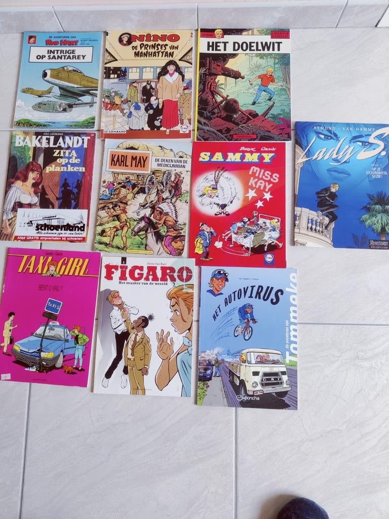 Pakket strips, Ophalen of Verzenden, Gelezen