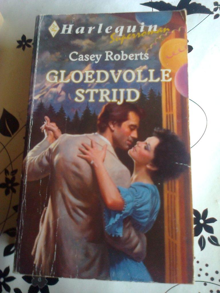 Superroman -harlequin reeks -oude nrs, Ophalen of Verzenden, Gelezen