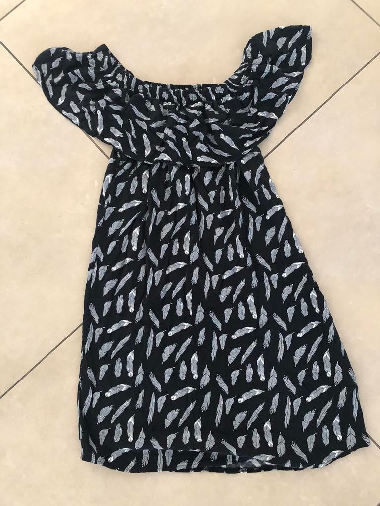 Zwarte jurk met veren maat M, Kleding | Dames, Maat 38/40 (M), Zwart, Ophalen of Verzenden, Revelation
