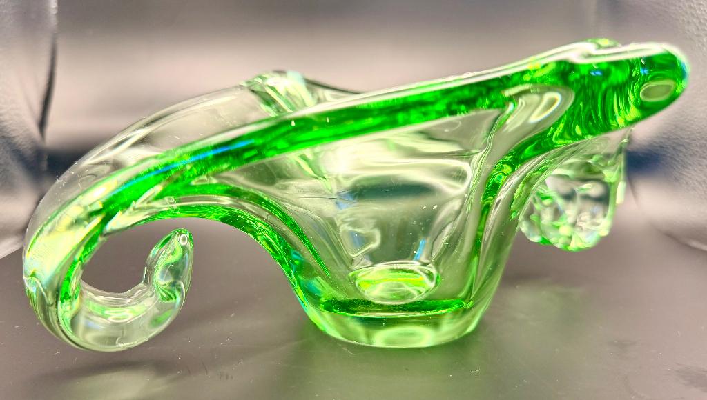 Bol en cristal Val Saint-Lambert, verre d'art belge vert, Enlèvement ou Envoi