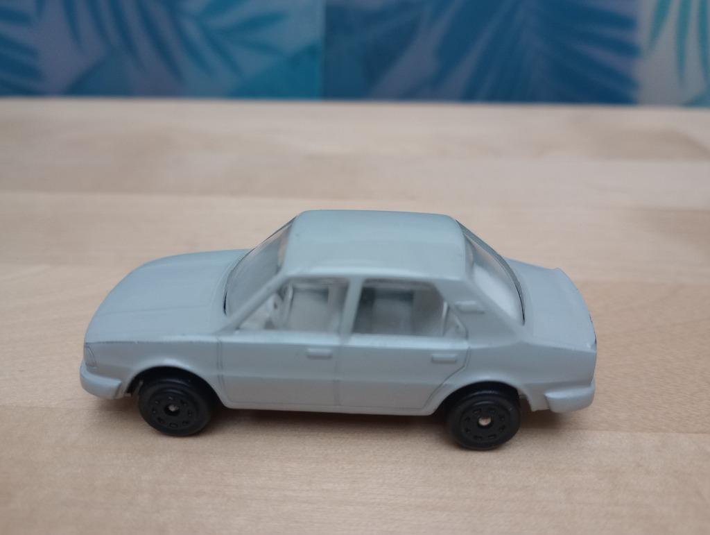 Graisse à l'huile VDI Skoda 120 LS 1/64, Hobby & Loisirs créatifs, Enlèvement ou Envoi, Comme neuf, Voiture